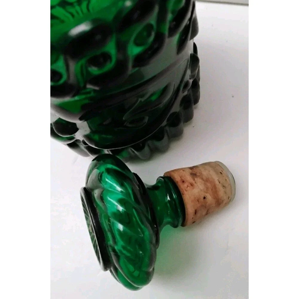 Vintage 1968 Jim Beam Emerald Green Glass Decanter Bottle KY-DRB-230 Stopper